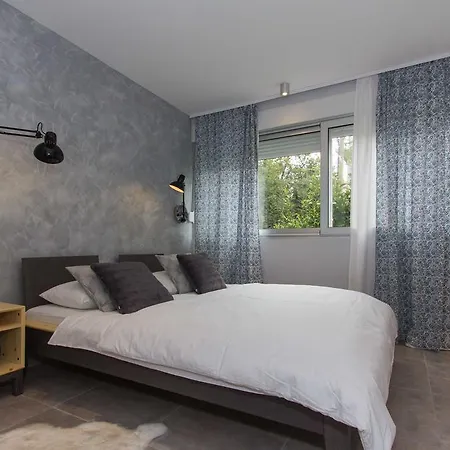 비앤비 바이브 *